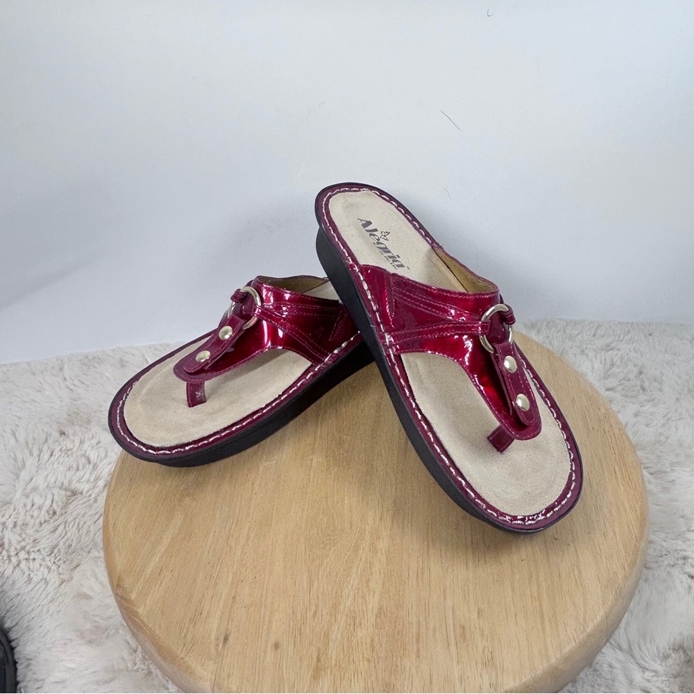Alegria‎ Red Sandals Shiny Bow Flat Sole
